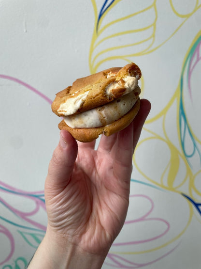 Little Jo Berry Cookie Sandwich